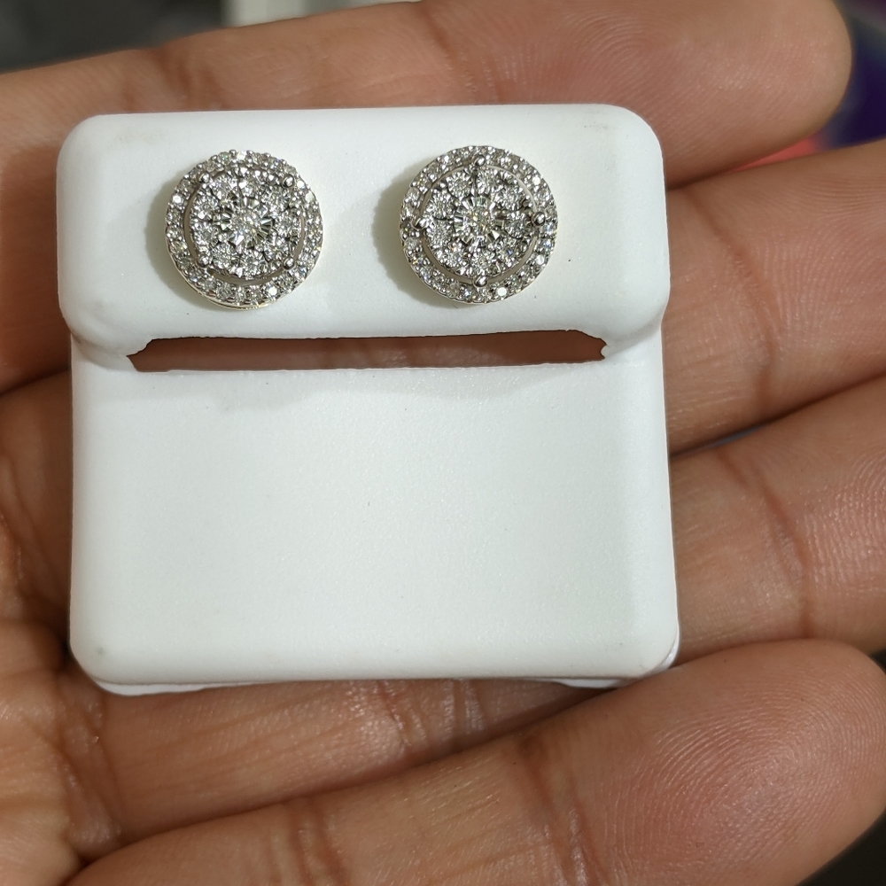 10kt Real Diamond Stud Earring